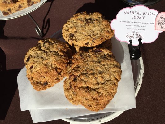 Sweet Dahlia Baking by null