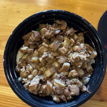 Paramount Cafe - Braised Pork over rice - Cafes Near Me - Arlington, Virginia Paramount Cafe - Braised Pork over rice - Cafes Near Me - Arlington, Virginia