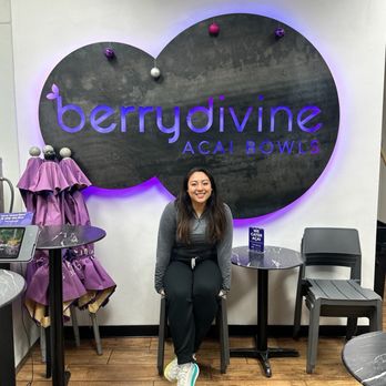 Berry Divine Acai Bowls - Me a cutie patootie - Juice Bars & Smoothies Near Me - Tempe, Arizona Berry Divine Acai Bowls - Me a cutie patootie - Juice Bars & Smoothies Near Me - Tempe, Arizona