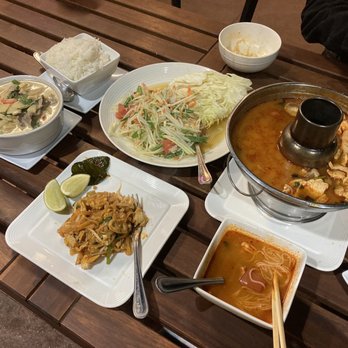 Monora Thai - Cerritos - It really was lovely dinner. I liked every dishes. Especially Tom yum soup with noodle was amazing! I'm so glad I found this spot! - Thai Near Me - Cerritos, California