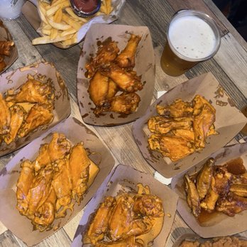 William Penn Tavern - Bone in wings - Sports Bars Near Me - Pittsburgh, Pennsylvania William Penn Tavern - Bone in wings - Sports Bars Near Me - Pittsburgh, Pennsylvania