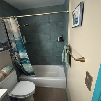 Murphy's Construction - Tub and shower finished - General Contractors Near Me
