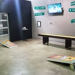 Crystal Coast Brewing - Atlantic Beach - Game room