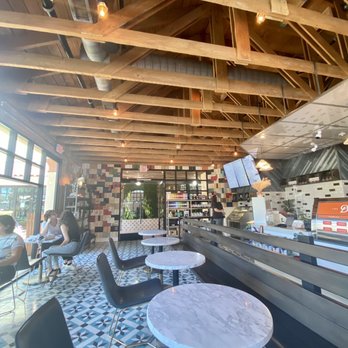 Dripp - Indoor seating - Coffee & Tea Near Me - Fullerton, California