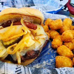 The Well Sports Tavern & Grill - Jorge's Habanero Burger