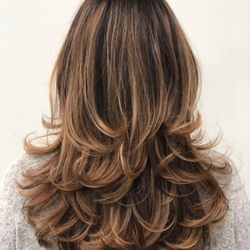 Salon In Vogue