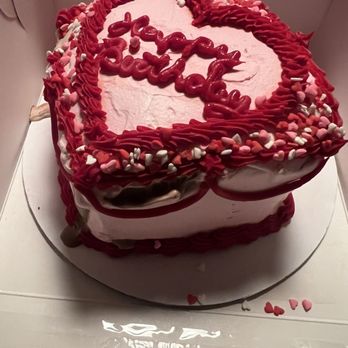 Baskin-Robbins - Lopsided amateur mess of a cake - Ice Cream & Frozen Yogurt Near Me - Foothill Ranch, California