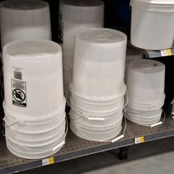 WinCo Foods - Food-grade buckets with lids