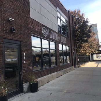 Flowers for Dreams - Florists Near Me - Milwaukee, Wisconsin