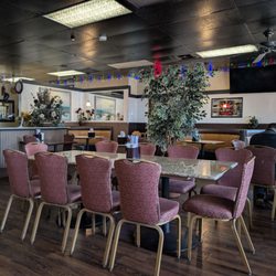 Pho Leo - This place is definitely set up for large and small groups.