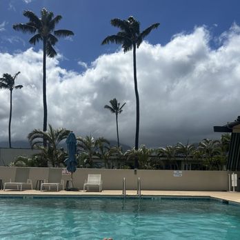 Maui Beach Hotel - Pool area - Hotels Near Me - Kahului, Hawaii Maui Beach Hotel - Pool area - Hotels Near Me - Kahului, Hawaii