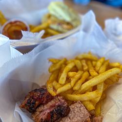 B3 Smokehouse - Lunch special! 1/4 lb brisket with a side for $10
