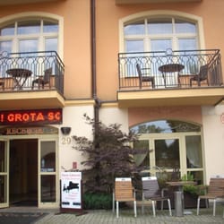 Villa Herkules - Atrakcja baru są wieczory koncertowe w środy oraz dancingi przy fortepianie w czwartki.