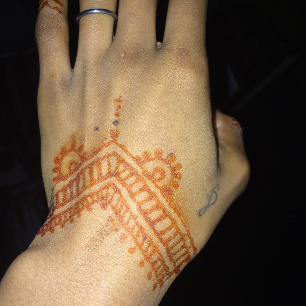 City Eyebrow Threading - Absolutely worst henna ever. She was shaking and didn't even want to acknowledge it when I mentioned it out of concern. - Threading Services Near Me - New York, New York City Eyebrow Threading - Absolutely worst henna ever. She was shaking and didn't even want to acknowledge it when I mentioned it out of concern. - Threading Services Near Me - New York, New York