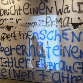 Louis Tussaud's Waxworks - Section of the Berlin Wall - Museums Near Me - Niagara Falls, Ontario