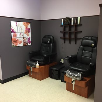 Golden Scissors Total Hair Care Salon - Hair Salons Near Me - Peekskill, New York