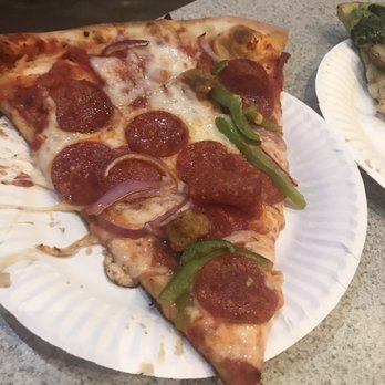 Oz Pizza - Classic pepperoni with a hint of veggies-love - Pizza Near Me - San Francisco, California