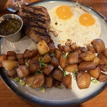 Crossroads Kitchen & Bar - Carne Asada - Bars Near Me - Middleton, Massachusetts Crossroads Kitchen & Bar - Carne Asada - Bars Near Me - Middleton, Massachusetts