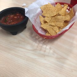 Mi Mexico Grill - Chips and salsa
