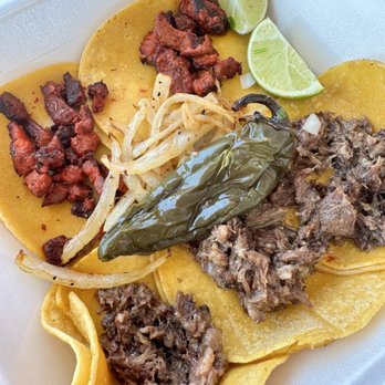 Jamie's Barbecue And Mini Tacos - 5 Mini Tacos - Food Trucks Near Me - Austin, Texas Jamie's Barbecue And Mini Tacos - 5 Mini Tacos - Food Trucks Near Me - Austin, Texas