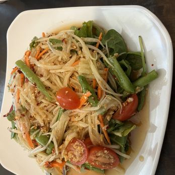 Smiling Banana Leaf - Som Tom salad - Thai Near Me - Pittsburgh, Pennsylvania