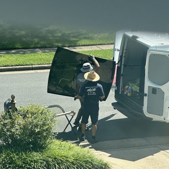 Beltway Auto Glass - Taking off the cracked glass off my vehicle - Windshield Installation & Repair Near Me - Lorton, Virginia Beltway Auto Glass - Taking off the cracked glass off my vehicle - Windshield Installation & Repair Near Me - Lorton, Virginia