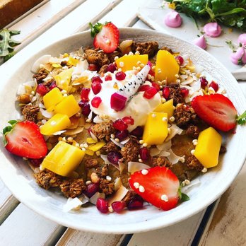 Brunch & Cake - Wheat pancakes with fresh fruit - Breakfast & Brunch Near Me - Barcelona, B