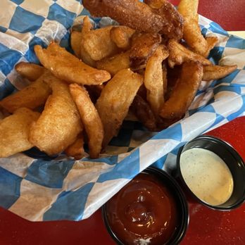 Busty's - Onion Petals - Dive Bars Near Me - Austin, Texas