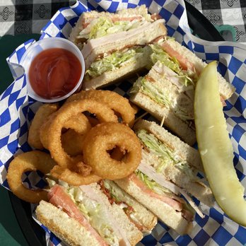 Tubby's Tavern - Club sandwich - Sports Bars Near Me - Whittier, California