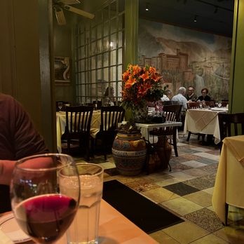 Prosecco Trattoria - Italian Near Me - Toluca Lake, California
