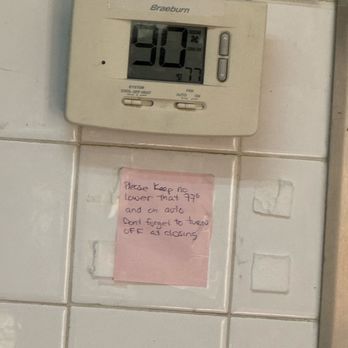 Wienerschnitzel - proof the thermostat is set to certain temperature and it was 90° like an oven like a cemetery style disgusting cheap type of ownership - Fast Food Near Me - Monrovia, California Wienerschnitzel - proof the thermostat is set to certain temperature and it was 90° like an oven like a cemetery style disgusting cheap type of ownership - Fast Food Near Me - Monrovia, California