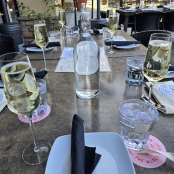 Onyx Bistro - Patio ambiance - Wine Bars Near Me - Camarillo, California
