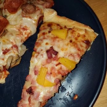 Angie's Italian Restaurant - Large pizza that is way smaller than the last one we ordered a year ago. - Pizza Near Me - Barberton, Ohio