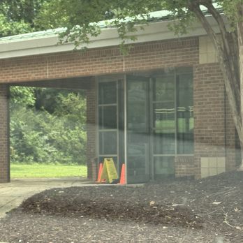 Post Office Gaffney SC - Secondary entrance also closed. - Public Services & Government Near Me - Gaffney, South Carolina