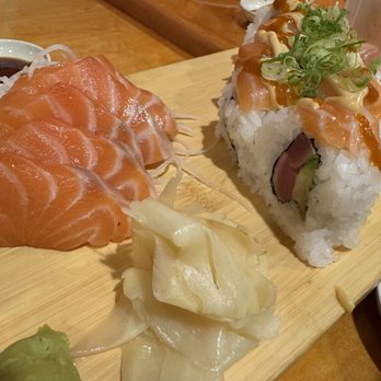 Akebono - Salmon lovers - Japanese Near Me - Sacramento, California