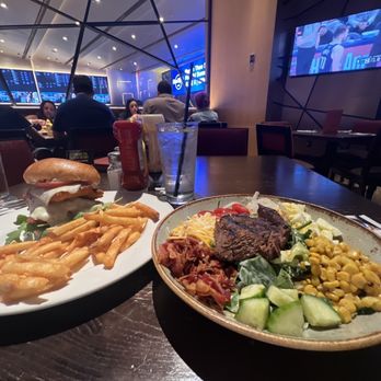 Hard Rock Cafe - Messi Chicken Sandwich & Steak Cobb Salad - American Near Me - Hollywood, Florida Hard Rock Cafe - Messi Chicken Sandwich & Steak Cobb Salad - American Near Me - Hollywood, Florida