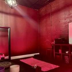 Ritual Hot Yoga - Soma - Red light exhale room