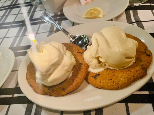 Gibsons Bar & Steakhouse by null