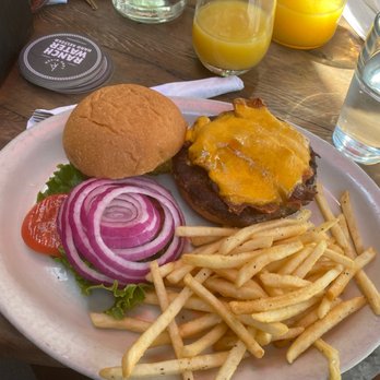 The Old Monk - Cheeseburger - Pubs Near Me - Dallas, Texas