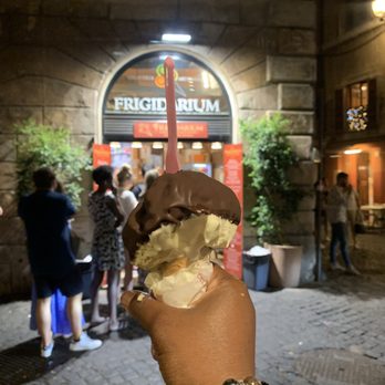 Frigidarium - Pistachio and Crema dipped in chocolate on a waffle cone. - Ice Cream & Frozen Yogurt Near Me - Rome, RM