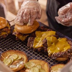 Mikey's Burger Bar - Family 4 pack. 4 smashburgers w cheese, 4 fries, and 4 drinks. Only 50 bucks. Available every day.