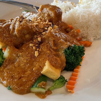 9 Dang Fine Thai - Peanut sauce delight - Thai Near Me - Hillsboro, Oregon 9 Dang Fine Thai - Peanut sauce delight - Thai Near Me - Hillsboro, Oregon