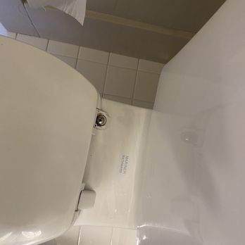 Upham Hotel - The cap from the toilet seat is gone - Hotels Near Me - Santa Barbara, California