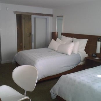 Tower 23 - Tower23 Room 211 - San Diego, CA