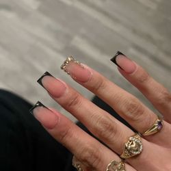 Q Nails - This is what I wanted. This is the inspiration I showed her.
