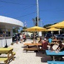 Fin's Corner Pizza And Hibachi - Outside Seating