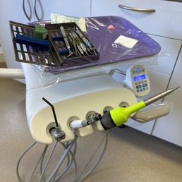 Airflow blaster is the green tool - very gentle for tooth cleaning! Airflow blaster is the green tool - very gentle for tooth cleaning!