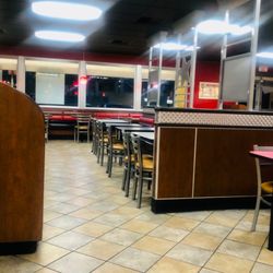 Carl's Jr - Dining room