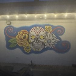 Cantina Louie - Outside artwork