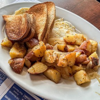 Tommy D’s - two eggs, homefries, and toast - Breakfast & Brunch Near Me - Narragansett, Rhode Island